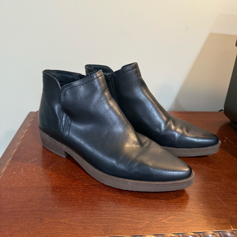 Women’s Frye and Co. ILISHA Black Ankle Boots Block Stacked Heel Booties 9.5